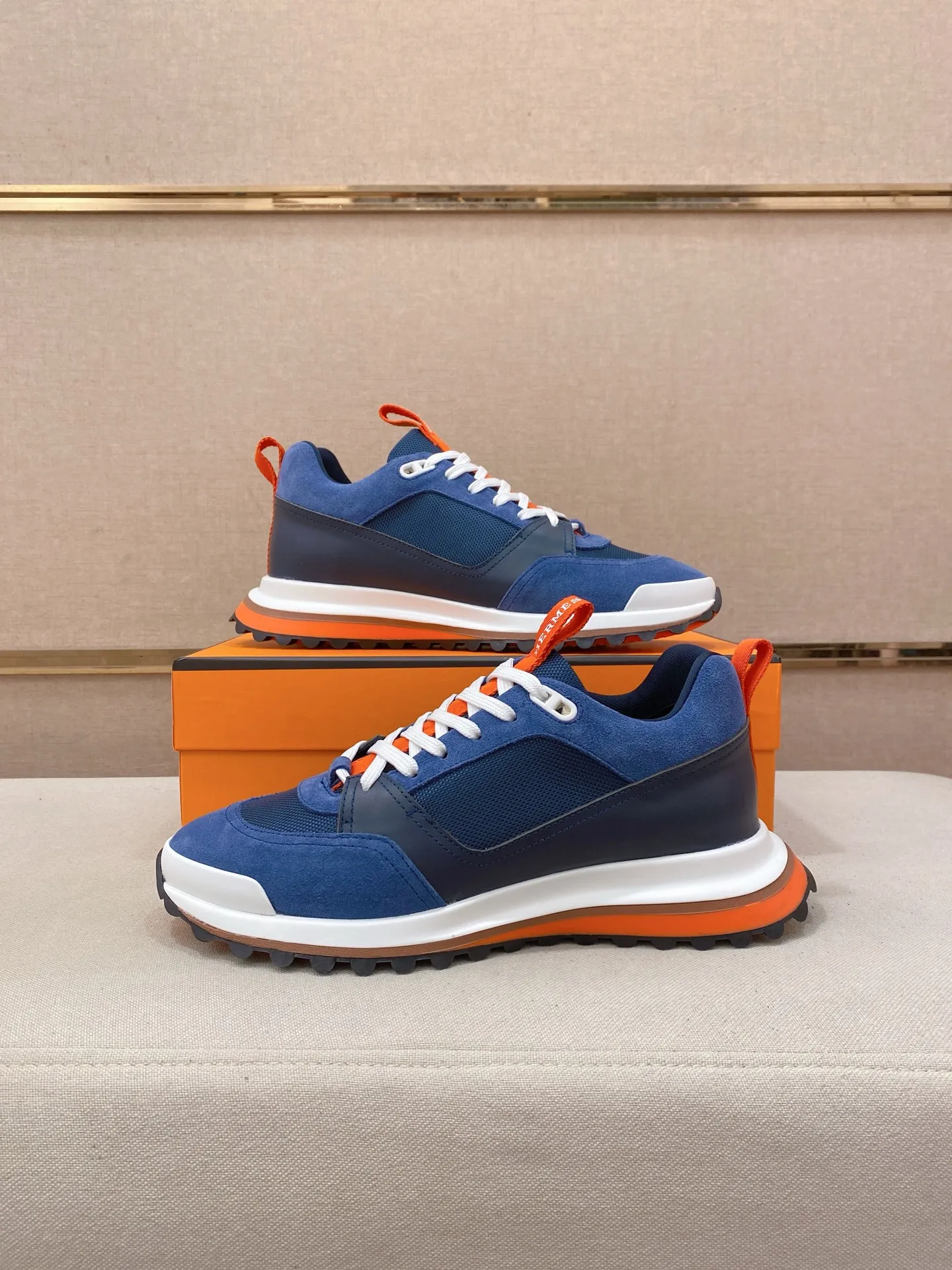 Men's clothing and shoes💰: 520💰《HERMES》【Classic original single version】Hermès; top 🔝purchasing agent🔍🔍men's latest 🇺🇸 counter sales simultaneously, original imported from Italy ▲▲first-layer cowhide ▲▲ (high-end, nobility, class) times) Exquisite workmanship (Italian 🇮🇹Imported water-dyed 🐂cowhide lining) sole: Original sole provided by the original factory, ⚠️exclusive double-layer activity·TPR·rubber·combined molded outsole; super comfortable·wear-resistant·non-slip·environmental protection The real thing is more beautiful if you take the real thing (high quality, follow the order), you can enter and exit the counter at will * Number of yards: 38·39·40·41·42·43·44# (can be customized 45.)